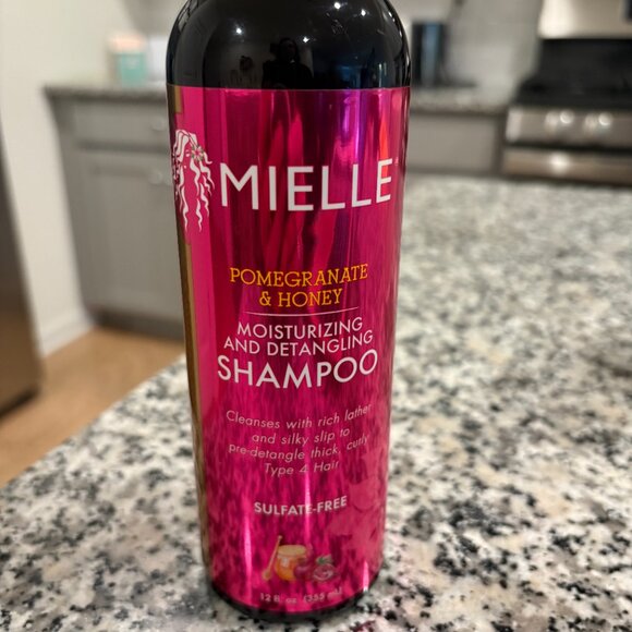Brand new Mielle Pomegranate and Honey Detangling Shampoo 12 fl. oz. - Picture 2 of 3